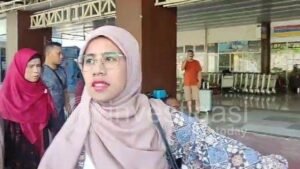 istri Gubernur Maluku Utara Faoniah Jauhar dan putrinya Nazlatan Ukhra Kasuba