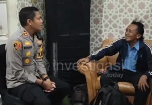 Pak Jariman saat ditemui Kapolres Gresik, AKBP Rovan Richard Mahenu